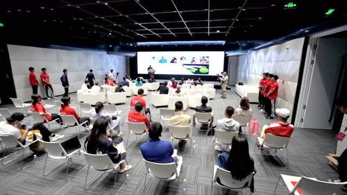 网球中的红色记忆 一场跨越时空的文化对话